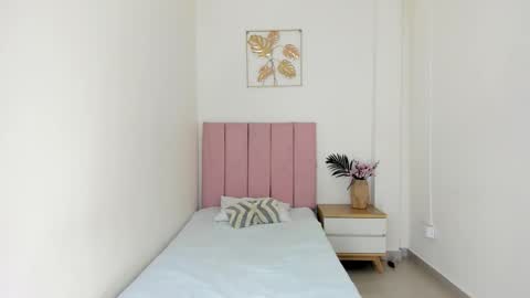 vanessa  online show from 31, 10, 2025