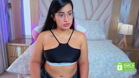 Snapshot of zendaya_cute chatting on 8, 11, 2025 Zendaya online show from 8, 11, 2025