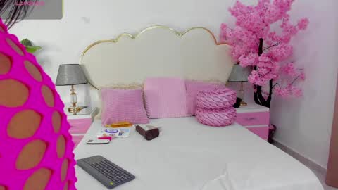 Snapshot of zendayarosse chatting on 6, 4, 2026 zendayarosse online show from 6, 4, 2026