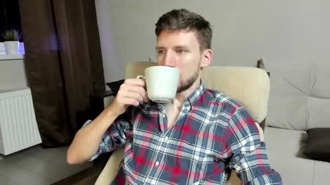 Snapshot of zepanl chatting on 19, 2, 2025 Andrew online show from 19, 2, 2025