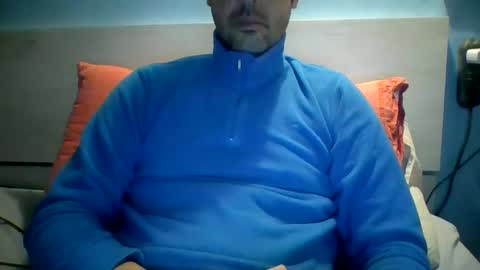 Snapshot of zeus00811 chatting on 2, 2, 2025 zeus online show from 2, 2, 2025