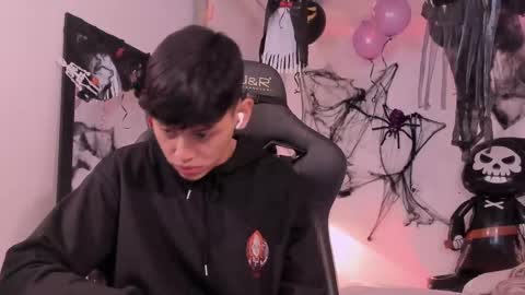 zeus_blaze online show from 8, 10, 2025