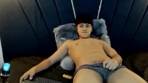 zeusapollofuck online show from 15, 9, 2025