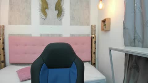 ZHAMIRA  ANDRES online show from 15, 1, 2026