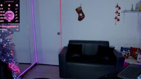 Snapshot of zhoestrong chatting on 14, 12, 2024 zhoestrong online show from 14, 12, 2024