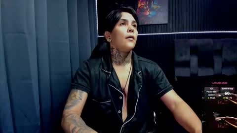 Snapshot of zhoestrong chatting on 10, 11, 2025 zhoestrong online show from 10, 11, 2025