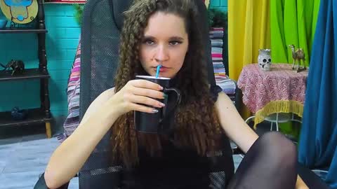 zianichols online show from 22, 1, 2025