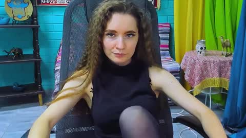 zianichols online show from 28, 1, 2025