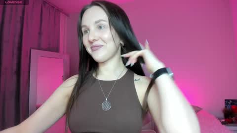 Zlata  Mon Tue Thu Fri Sun Sa GMT 3 0000pm - 0600pm  online show from 26, 1, 2025