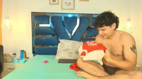 Snapshot of zoe_and_dylan_ chatting on 27, 11, 2025 Zoe and dylan online show from 27, 11, 2025