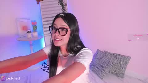 Snapshot of zoe_blake18 chatting on 22, 10, 2025 Zoe online show from 22, 10, 2025