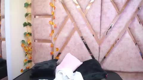 Zoe Browns online show from 2, 11, 2025