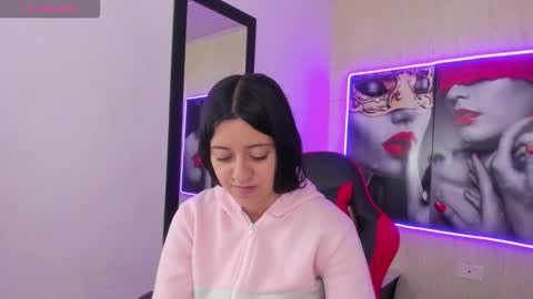 Snapshot of zoe_connor19 chatting on 12, 1, 2026 Z O E online show from 12, 1, 2026