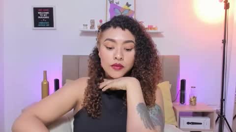 Zoe Gruber online show from 14, 11, 2025