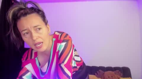 Snapshot of zoe_jeane_beker chatting on 7, 2, 2026 ZOE online show from 7, 2, 2026