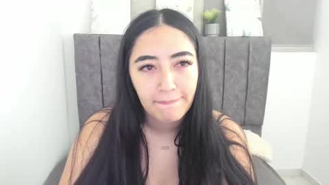 zoe_jones7 online show from 6, 3, 2025