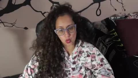 Zoe Koller online show from 8, 10, 2025