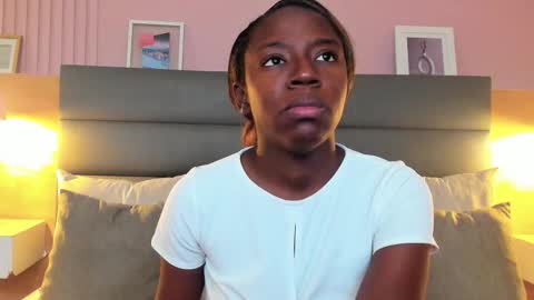 Zoe Novakk  online show from 19, 1, 2026