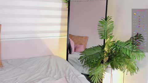 Zoe Olsen online show from 11, 3, 2025