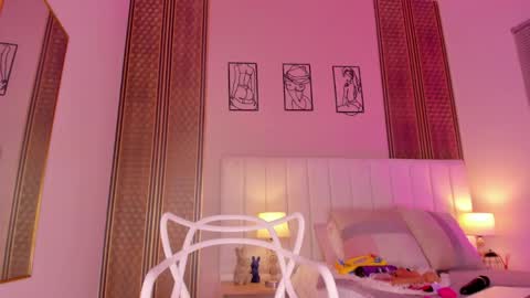 Hi guys i am Zoe  online show from 21, 10, 2025