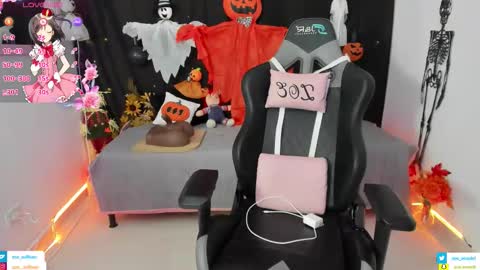 Snapshot of zoe_sullivan_ chatting on 28, 10, 2025 zoe_sullivan_ online show from 28, 10, 2025