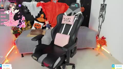 Snapshot of zoe_sullivan_ chatting on 30, 10, 2025 zoe_sullivan_ online show from 30, 10, 2025