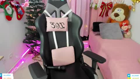 Snapshot of zoe_sullivan_ chatting on 18, 11, 2025 zoe_sullivan_ online show from 18, 11, 2025