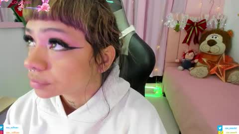 Snapshot of zoe_sullivan_ chatting on 19, 11, 2025 zoe_sullivan_ online show from 19, 11, 2025