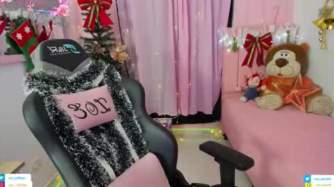 Snapshot of zoe_sullivan_ chatting on 23, 11, 2025 zoe_sullivan_ online show from 23, 11, 2025