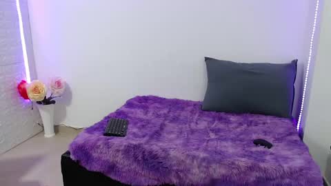 Snapshot of zoe_velvet chatting on 5, 3, 2025 Carolina online show from 5, 3, 2025