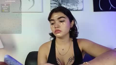 Snapshot of zoe_wang chatting on 6, 11, 2025 Zoe online show from 6, 11, 2025