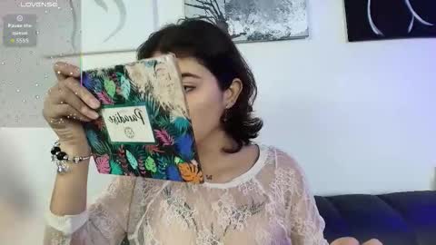 Snapshot of zoe_wang chatting on 11, 11, 2025 Zoe online show from 11, 11, 2025