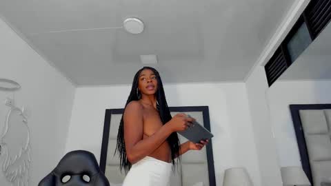 Zoecarrter online show from 6, 10, 2025