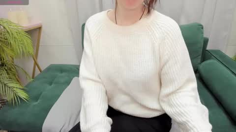 Snapshot of zoeeast chatting on 19, 2, 2025 Zoe online show from 19, 2, 2025
