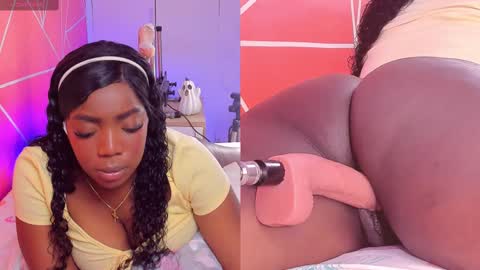 Snapshot of zoeethompson_cm chatting on 25, 10, 2025 online show from 25, 10, 2025