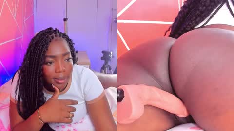 Snapshot of zoeethompson_cm chatting on 4, 11, 2025 online show from 4, 11, 2025