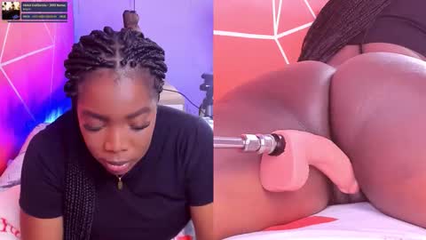 Snapshot of zoeethompson_cm chatting on 14, 11, 2025 online show from 14, 11, 2025