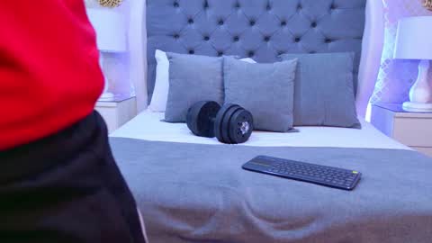 Zoe Krug online show from 1, 12, 2025