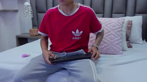 Snapshot of zoekrug chatting on 3, 3, 2026 Zoe Krug online show from 3, 3, 2026