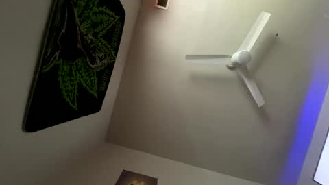 LovelyLatin25 online show from 5, 2, 2025