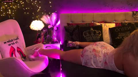 ZoeMesmerize online show from 28, 10, 2025