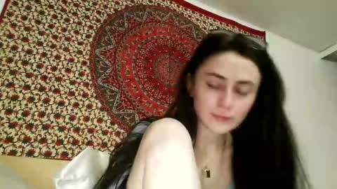 zoepleasing online show from 10, 3, 2025