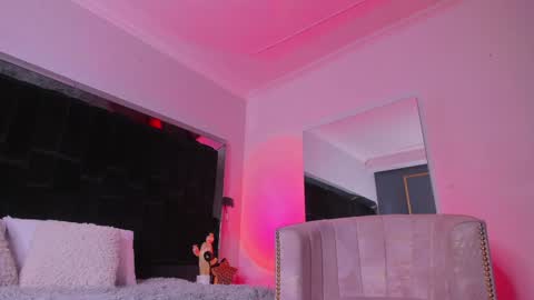 zoevidal_ online show from 13, 1, 2025