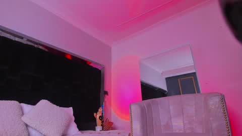 zoevidal_ online show from 15, 1, 2025