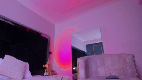 zoevidal_ online show from 16, 1, 2025