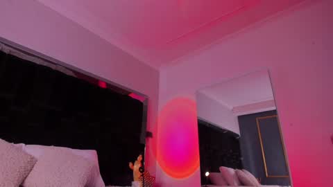 zoevidal_ online show from 18, 1, 2025
