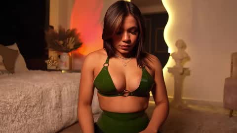 Snapshot of zoevidal_ chatting on 9, 10, 2025 zoevidal_ online show from 9, 10, 2025