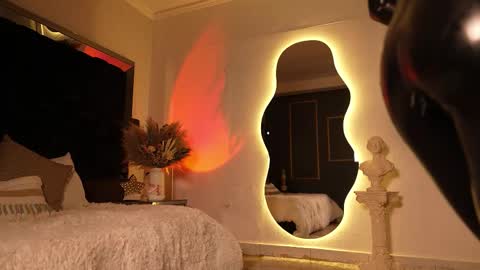 Snapshot of zoevidal_ chatting on 11, 10, 2025 zoevidal_ online show from 11, 10, 2025