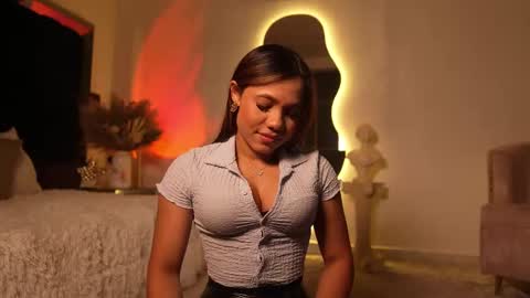 Snapshot of zoevidal_ chatting on 13, 10, 2025 zoevidal_ online show from 13, 10, 2025