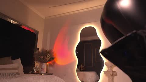 Snapshot of zoevidal_ chatting on 27, 10, 2025 zoevidal_ online show from 27, 10, 2025